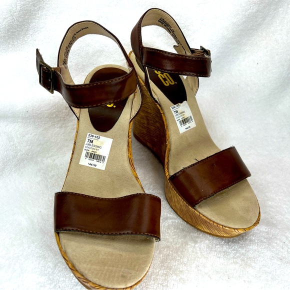 9&company Shoes - Company  brown 4 + inch wedge